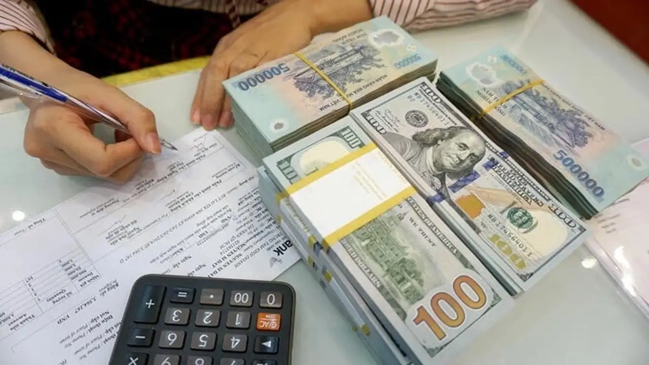 تراجع سعر الصرف المركزي بمقدار 2 دونغ في التعاملات المصرفية الأخيرة
